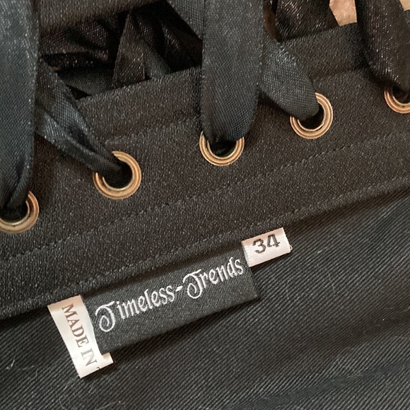 Timeless trends corset - Picture 3 of 3
